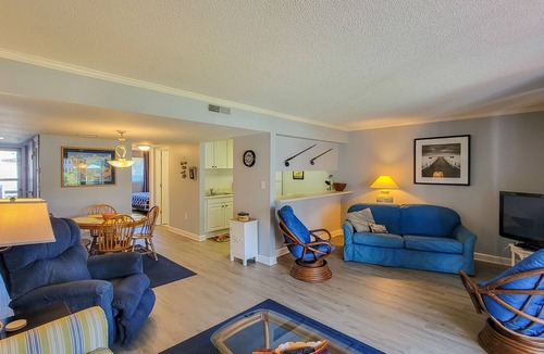 Welaka Condo | River Bend Resort - Pool/River View 1BR #A102