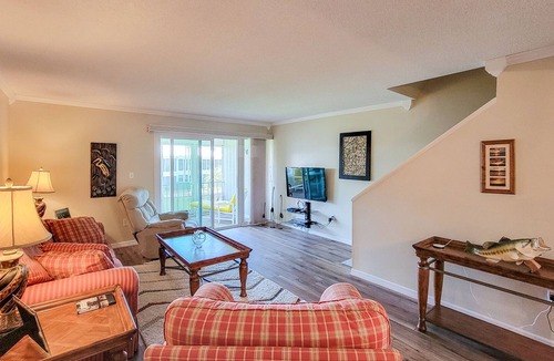 Welaka Condo | River Bend Resort - Pool View 2BR, 2nd floor #A206