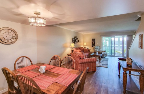 Welaka Condo | River Bend Resort - Pool View 2BR, 2nd floor #A206