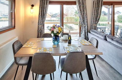 Brundall House | River Breeze-B6853