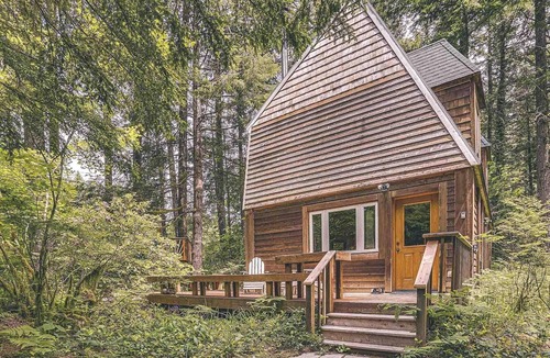 Rhododendron House | River Breeze Chalet