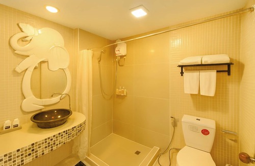Sop Ruak Hotel | River Breeze Chiangsaen