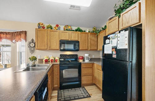 Pigeon Forge Cottage | River Breeze, WIFI, $560 FREE tickets each paid day!