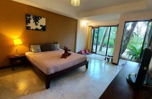 Bang Khonthi Hotel | River CoCo Amphawa