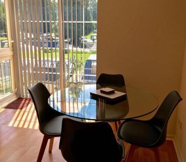 St Neots House | River Courtyard Ground Floor Apt 2BR Parking St Neots Town Centre
