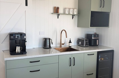 Kaitake Cabin | River Deep Mountain High Retreat. For couples to share quality time relaxing.
