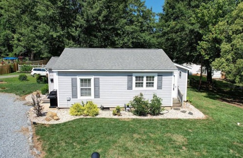 Belmont Historic District House | River District Retreat—Walk to Downtown Belmont!