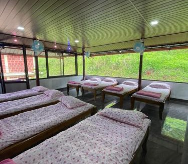 Samse Hostel | River Edge-Kudremukha