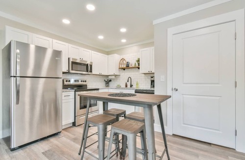 Helen House | River Escape Studio 104
