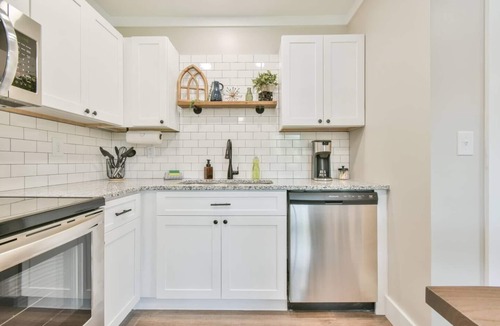 Helen House | River Escape Studio 104