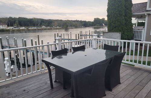 Saint Joseph House | River Front 4-bedroom house with boat dock close to downtown St. Joseph.