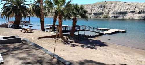 Bullhead City House | River Front Hideaway