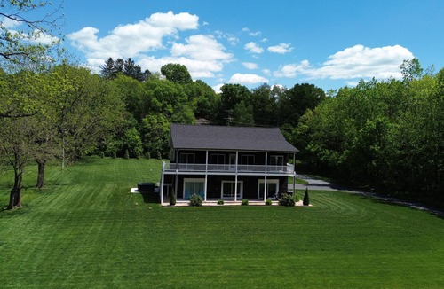 Shenandoah House | RIVER FRONT HOME AMAZING VEIWS AND HOT TUB