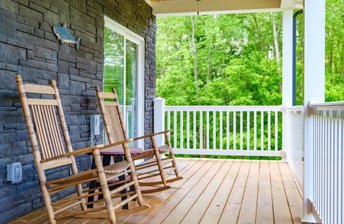 Shenandoah House | RIVER FRONT HOME AMAZING VEIWS AND HOT TUB