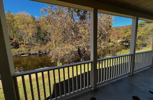 Cullowhee House | River Front Home Nestled in the Smokey Mountains