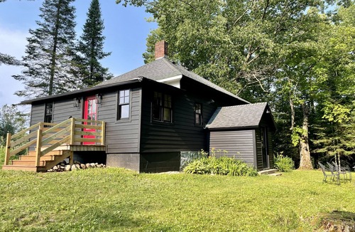 Wittenberg House | River Front l Dog Friendly l King Bed l Gourmet Kitchen l Fishing l Trout Stream