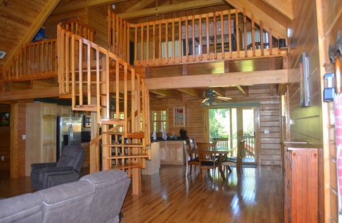 Franklin Ski Chalet | RIVER FRONT Log CABIN - Fishing, Floating, and Fire Pit