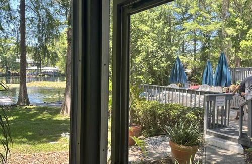 Dunnellon Condo | RIVER FRONT OASIS-1ST FLOOR-Screen Porch-Minutes to RAINBOW RIVER! Free Kayak!