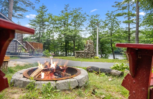 Lake Luzerne-Hadley Cabin | River Front Private Adirondacks Log Cabin