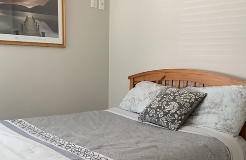 Port Alberni House | River front retreat