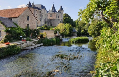 Taize-Aizie House | River Frontage House with Terrace + Large Garden + Boat