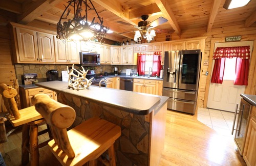 Helen Cabin | River Haus - Riverfront Luxury Lodge in Downtown Helen