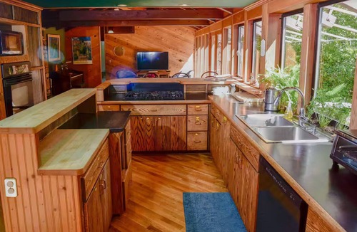 Ukiah House | River House