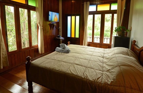 Ban Prok House | River Jam Amphawa