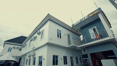Asaba House | River Leaf Hotel Suites - Guest Room