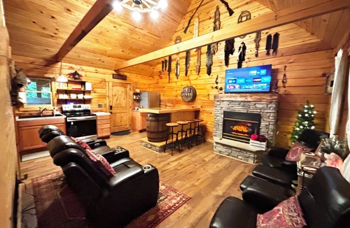 Jamestown Cabin | River Loft Gibson Cabin on Dale Hollow Lake.