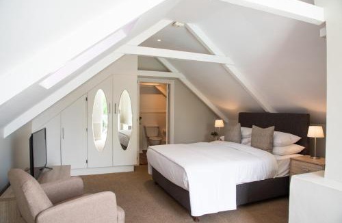 Stellenbosch Central Hotel | River Manor Boutique Hotel by The Living Journey Collection