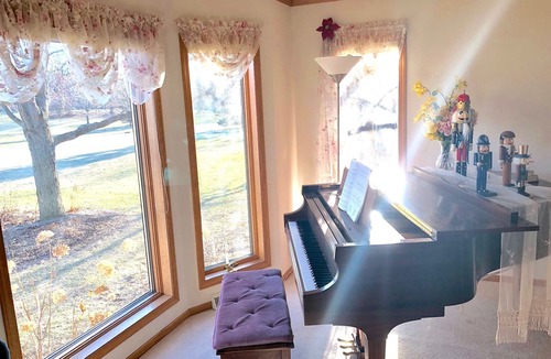 Sheboygan Falls House | River Meadow Getaway in Sheboygan Falls