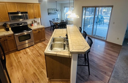 Three Rivers House | River Mountain Retreat 5BR House w/Dual Masters + Pool, Tennis & River Access