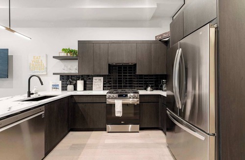 West Town Apartment | River North 2BD 2BA Retreat with Balcony & Parking