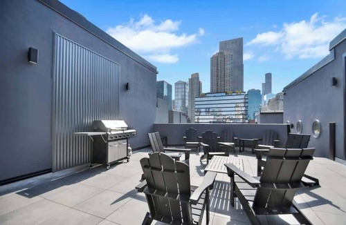 Near North Side Apartment | River North Rooftop With In and Out Parking 3