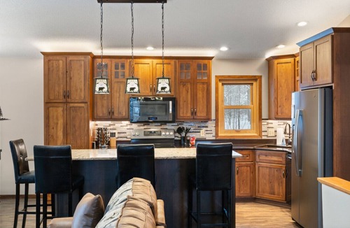 Tomahawk House | River Oaks Retreat on the Wisconsin River, Spacious Yard, Kayaks Included!