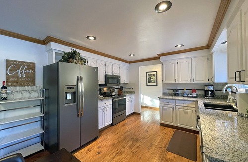 Spokane House | RIVER PARK HOME with GARAGE & EV CHARGER, Spa, Home Theatre + Arcade, 3,000 SqFt