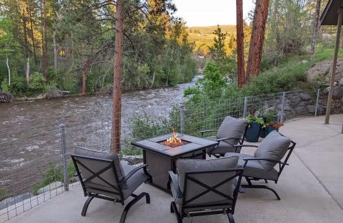 Winthrop Hotel | River Pines Inn