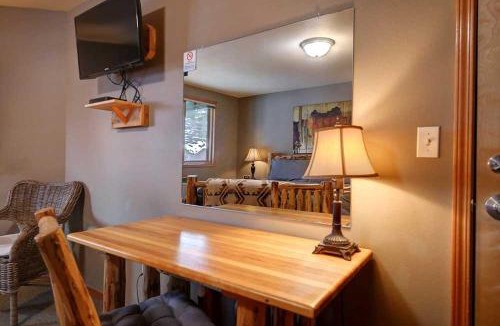 Winthrop Hotel | River Pines Inn