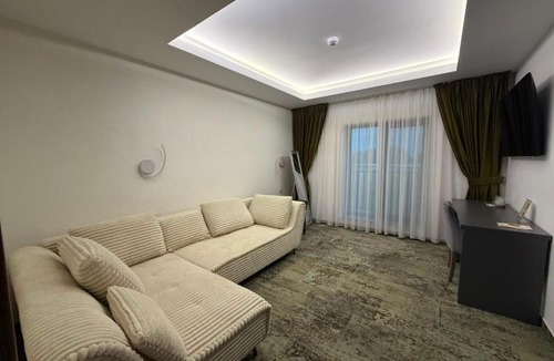 Pitesti Hotel | RIVER PLACE