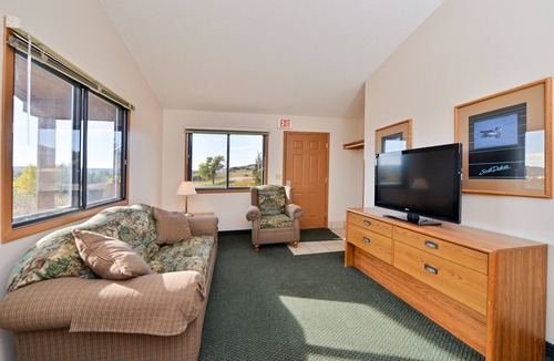 Chamberlain Hotel | River Ranch at Cedar Shore