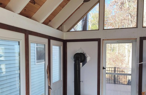 Augusta Cabin | River Ranch: Escape to a private 17-acre paradise surrounded by the North River