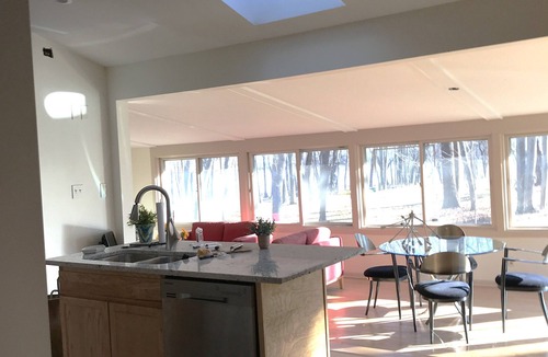 Mequon House | River Retreat and Executive Rental - 5BR