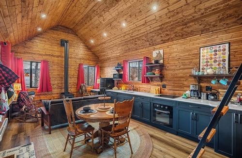 Foothills County Bed & Breakfast | River Retreat Kananaskis