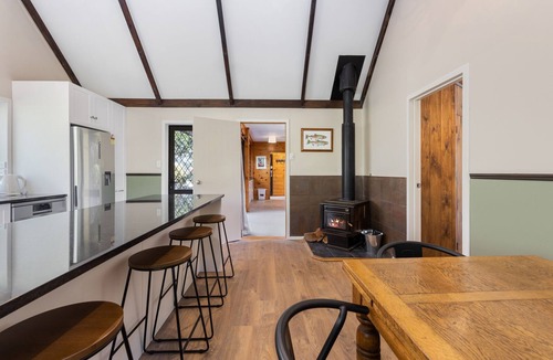 Broadlands Forest House | River Road Spa Lodge - Broadlands Forest