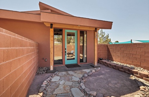 Virgin Apartment | River Rock Studio w/private courtyard, 20 minutes to Zion