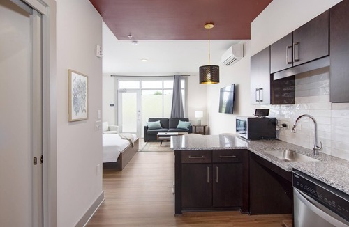 Westwood Place Apartment | River Row Flats