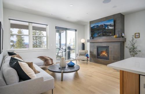 Rendezvous House | River Run Chalet 101 I Great Views I Private Hot Tub I Activity Program
