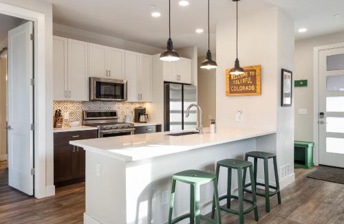 Rendezvous House | River Run Chalet 111 I Great Views I Private Hot Tub I Bunk Room I Activity Program
