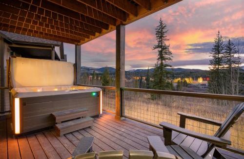 Rendezvous House | River Run Chalet 111 I Great Views I Private Hot Tub I Bunk Room I Activity Program